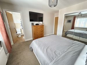 Bedroom- click for photo gallery